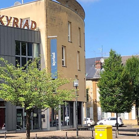 Kyriad Charleville Mezieres Exterior foto